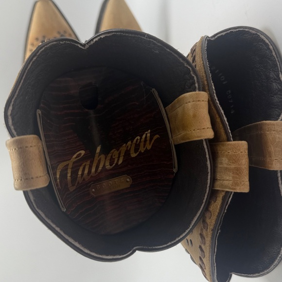 Caborca tan yellow tint western boots size 9 cowgirl studded - Picture 8 of 8